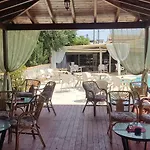 Pantheon Hall Hotel Mesongí
