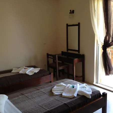 Pantheon Hall 2* Mesongí