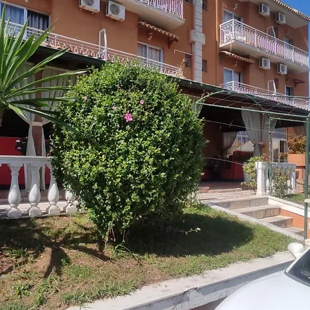 Pantheon Hall Hotel 2*