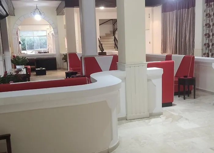 Pantheon Hall فندق 2*