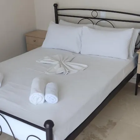 Pantheon Hall Hotell 2*