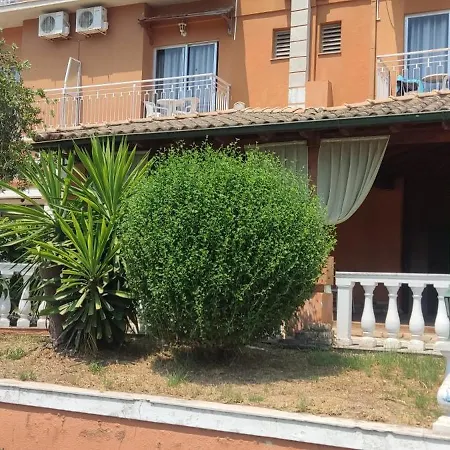 Pantheon Hall Hotell 2*